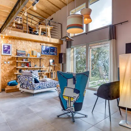 Maison Spacieuse Avec Vue Degagee *
